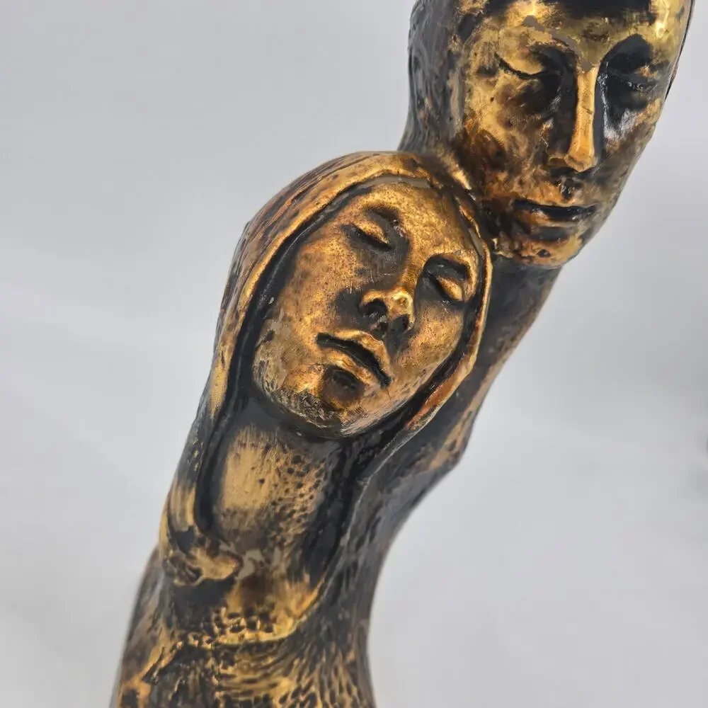 Vintage SYROCO Mid-Century Modern Lovers‎ Sculpture – Cast Resin Gold Finish
